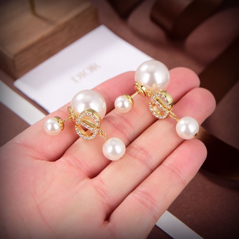 chr1st1an D10r earrings